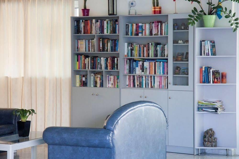 Blue Sky Apartment Agia Marina  Bagian luar foto