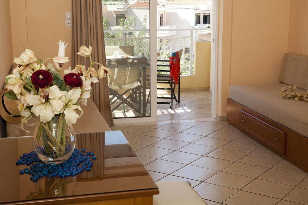 Blue Sky Apartment Agia Marina  Bagian luar foto